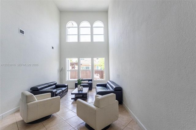 10873 NW 71st St, Doral, FL 33178