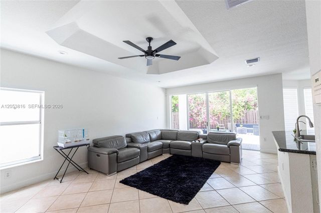 10873 NW 71st St, Doral, FL 33178