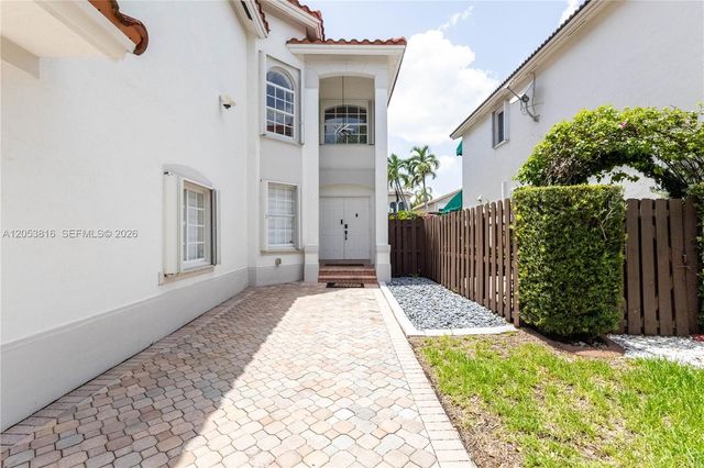10873 NW 71st St, Doral, FL 33178