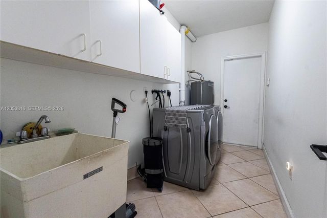 10873 NW 71st St, Doral, FL 33178