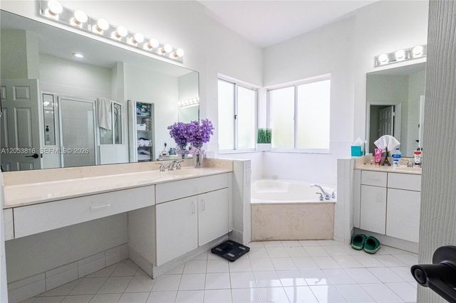 10873 NW 71st St, Doral, FL 33178