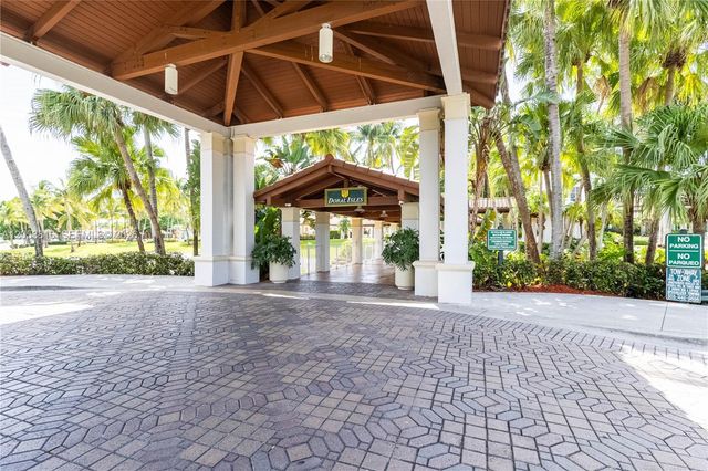 10873 NW 71st St, Doral, FL 33178