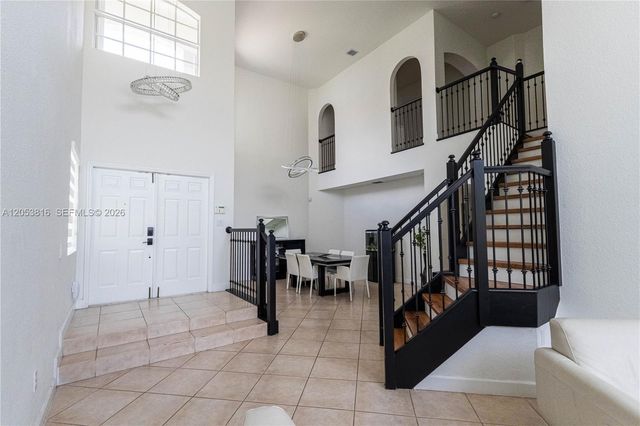 10873 NW 71st St, Doral, FL 33178