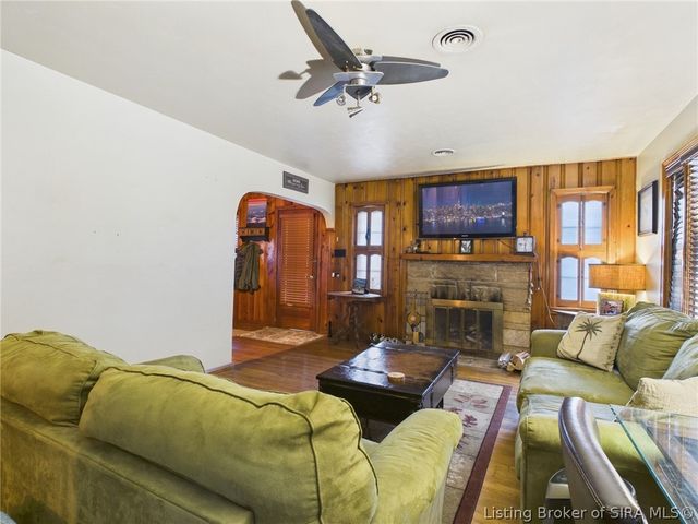 1738 Lynnwood Drive, New Albany, IN 47150