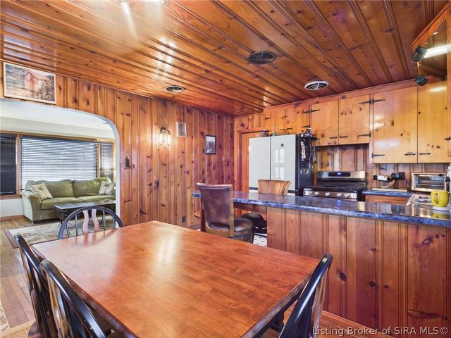 1738 Lynnwood Drive, New Albany, IN 47150