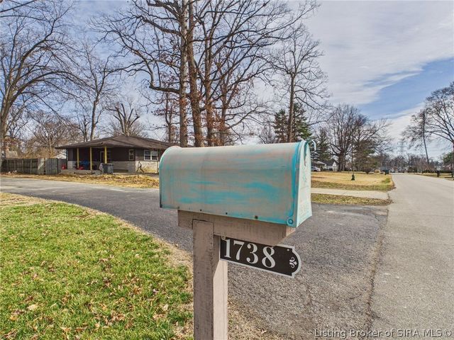 1738 Lynnwood Drive, New Albany, IN 47150