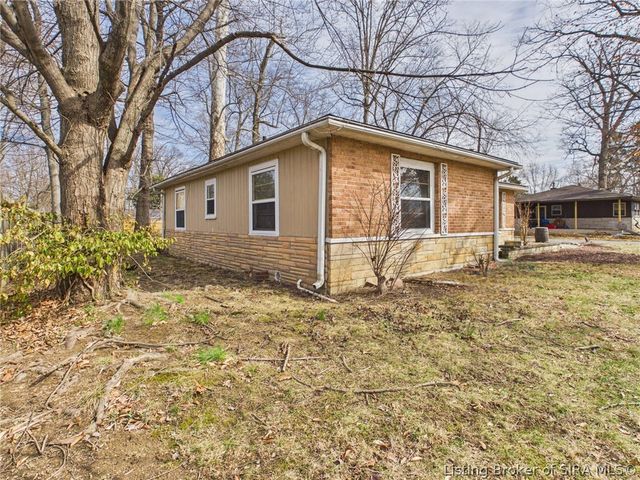 1738 Lynnwood Drive, New Albany, IN 47150