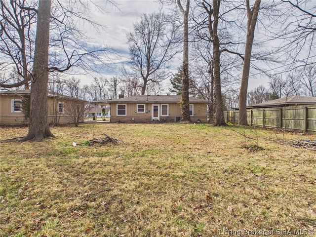 1738 Lynnwood Drive, New Albany, IN 47150