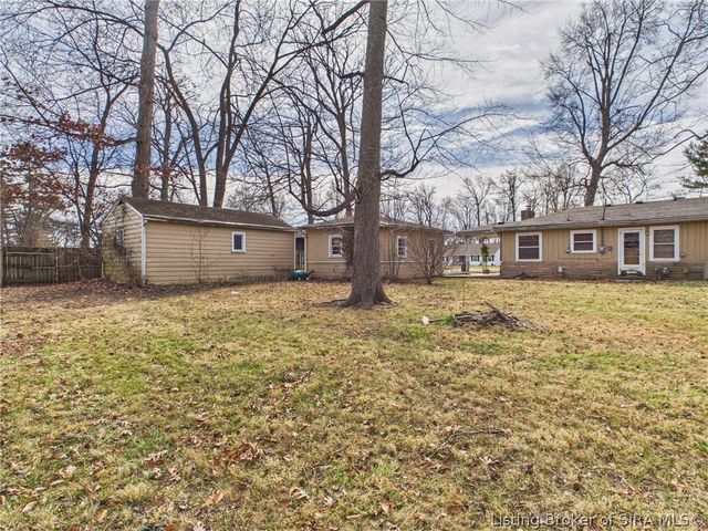 1738 Lynnwood Drive, New Albany, IN 47150