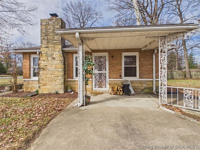 1738 Lynnwood Drive, New Albany, IN 47150