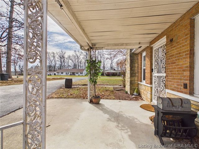 1738 Lynnwood Drive, New Albany, IN 47150