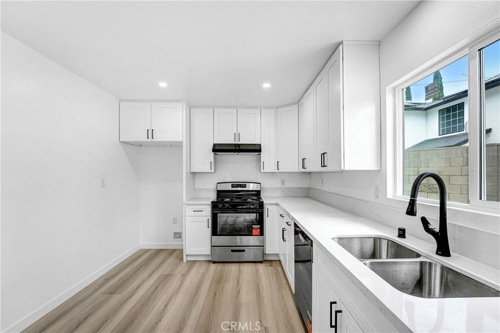 13260 Winfield, Panorama City, CA 91402 — photo 5
