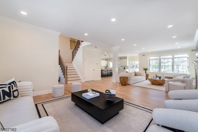 19 West Dr, Fairfield Twp., NJ 07004