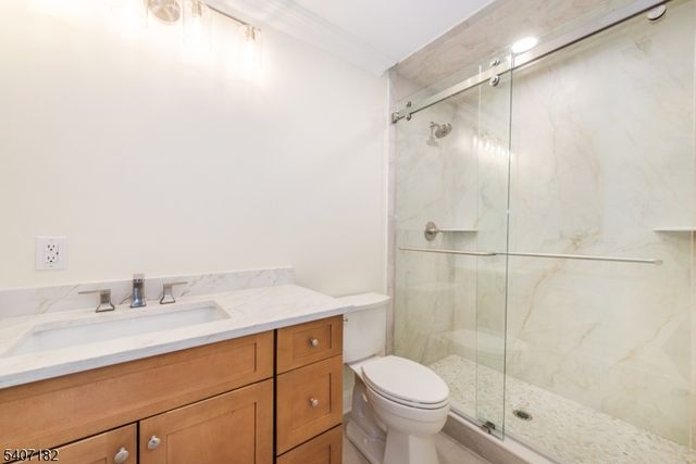 19 West Dr, Fairfield Twp., NJ 07004