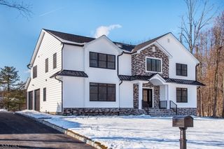 19 West Dr, Fairfield Twp., NJ 07004