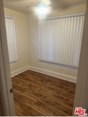 6901 Menlo Avenue, Los Angeles, CA 90044