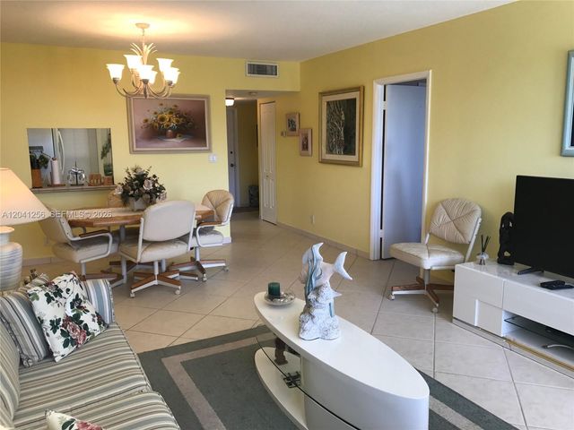 3199 S Ocean Dr 402, Hallandale Beach, FL 33009