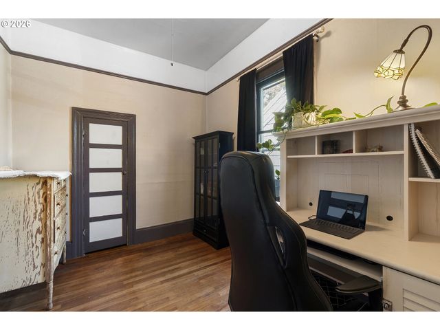 9027 N CHARLESTON Ave, Portland, OR 97203