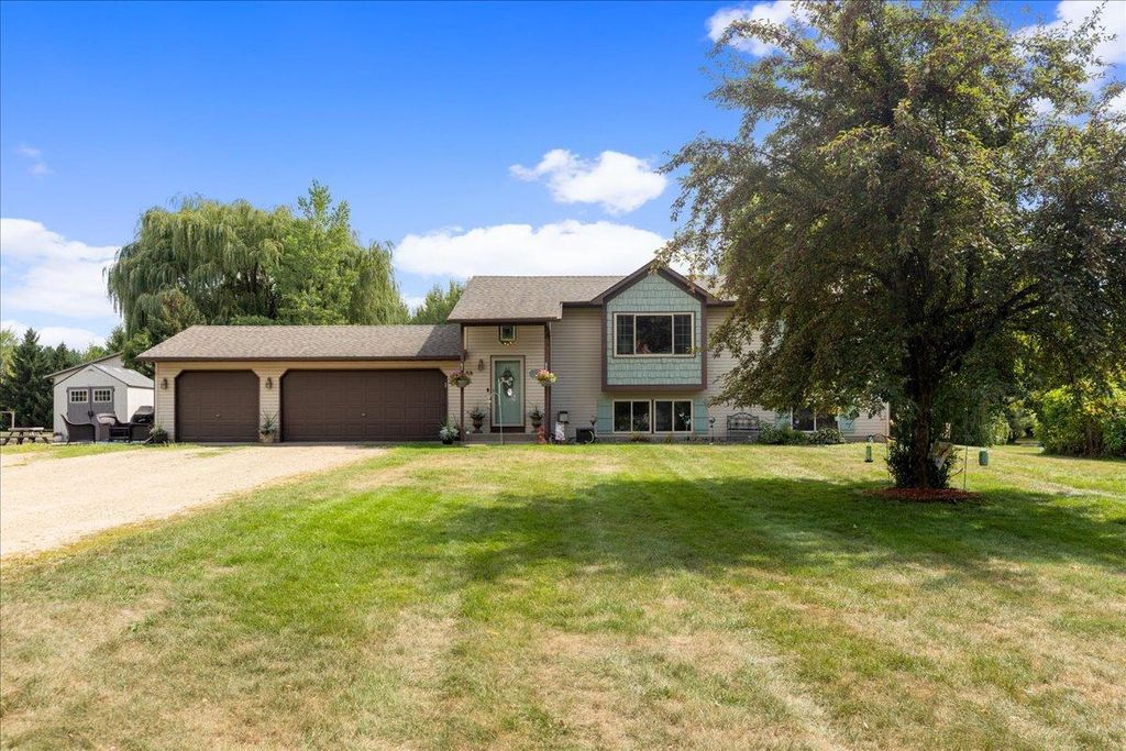 3488 Essen Road NE, Cambridge, MN 55008