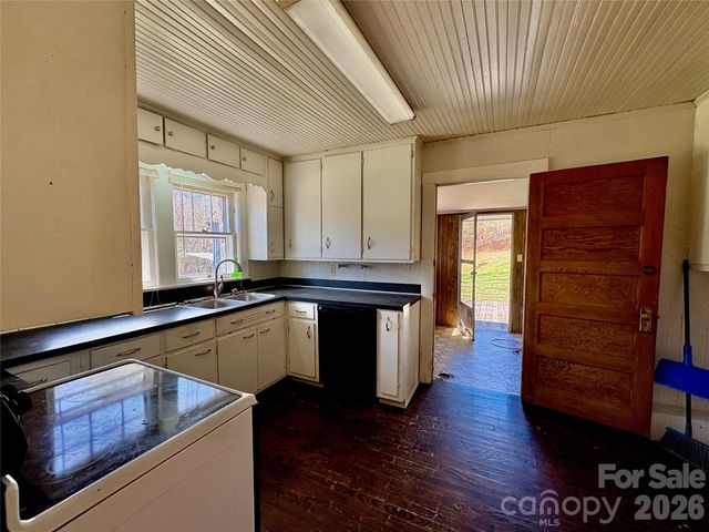4366 Lynn Martin Lane, Lenoir, NC 28645