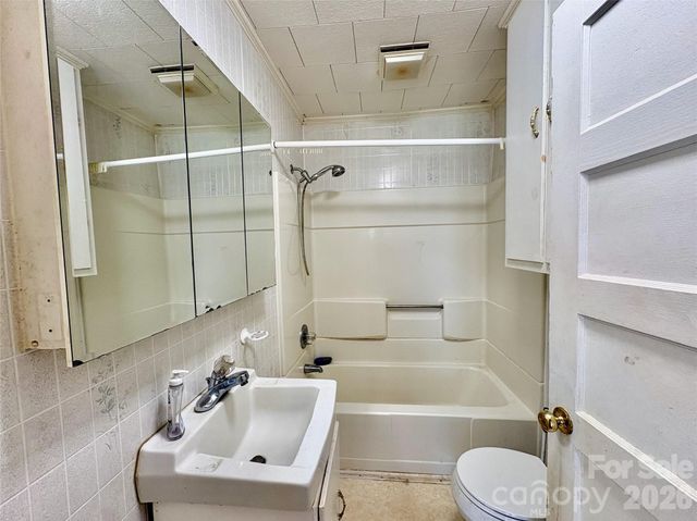 4366 Lynn Martin Lane, Lenoir, NC 28645