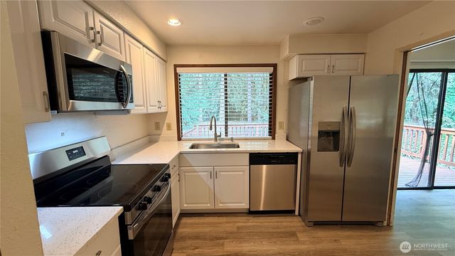 13807 173rd Avenue NE, Redmond, WA 98052