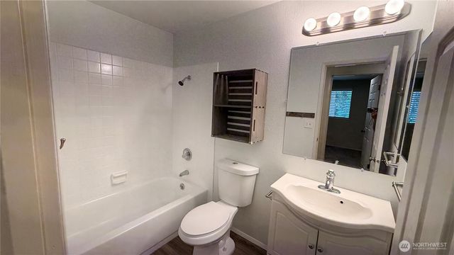 13807 173rd Avenue NE, Redmond, WA 98052
