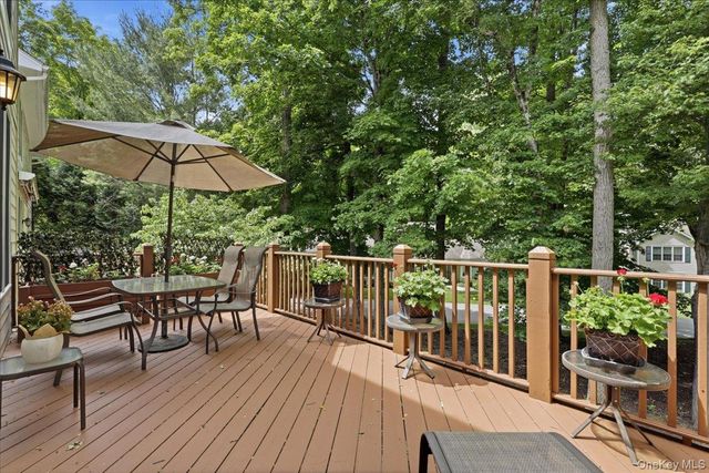 15 Old Town Crossing, Mount Kisco, NY 10549