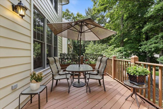 15 Old Town Crossing, Mount Kisco, NY 10549