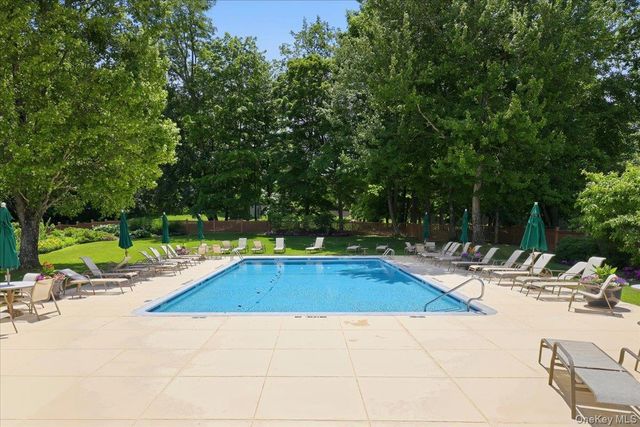 15 Old Town Crossing, Mount Kisco, NY 10549