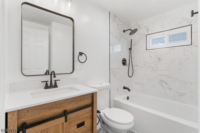 157 Demott Ave, Clifton City, NJ 07011