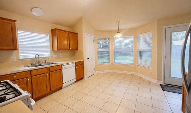 4927 Tallow Cove Drive, Baytown, TX 77521