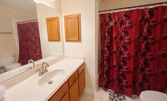 4927 Tallow Cove Drive, Baytown, TX 77521