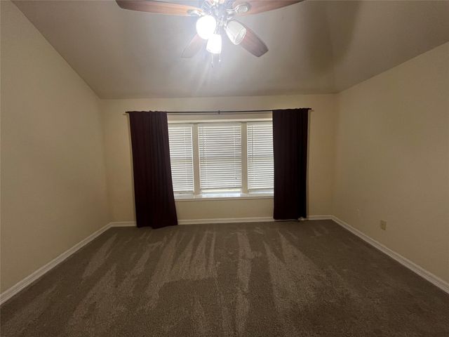 4927 Tallow Cove Drive, Baytown, TX 77521
