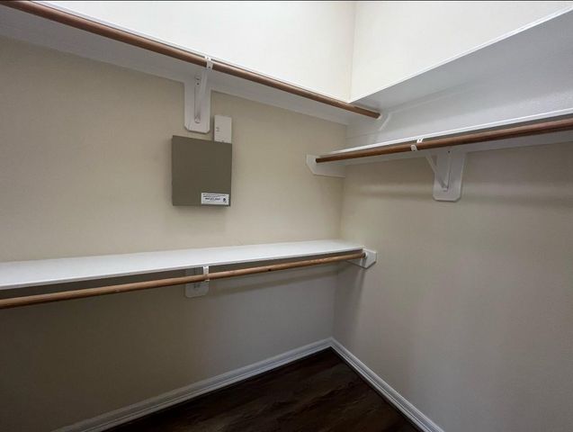 4927 Tallow Cove Drive, Baytown, TX 77521