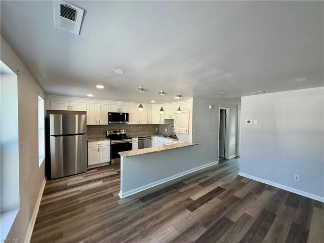 9539 21st Bay St Apt 205, Norfolk, VA 23518
