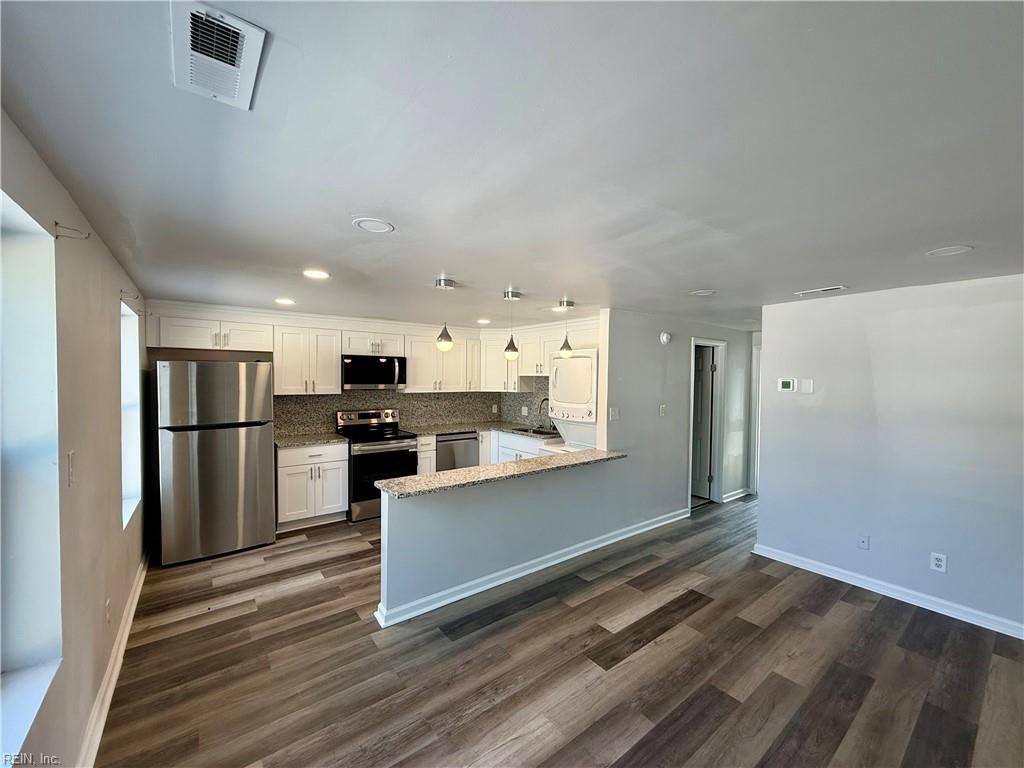 9539 21st Bay St Apt 205, Norfolk, VA 23518