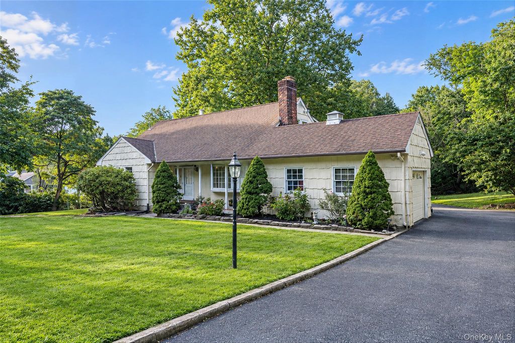 554 Wheeler Road, Hauppauge, NY 11788 — photo 4