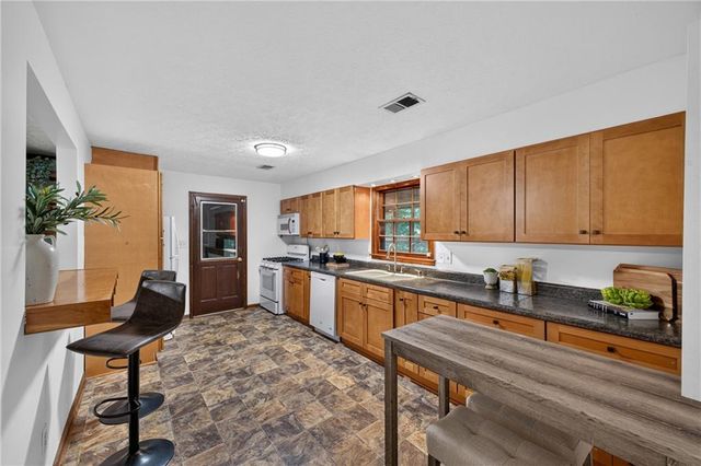 2274 Camden Court, Jonesboro, GA 30236