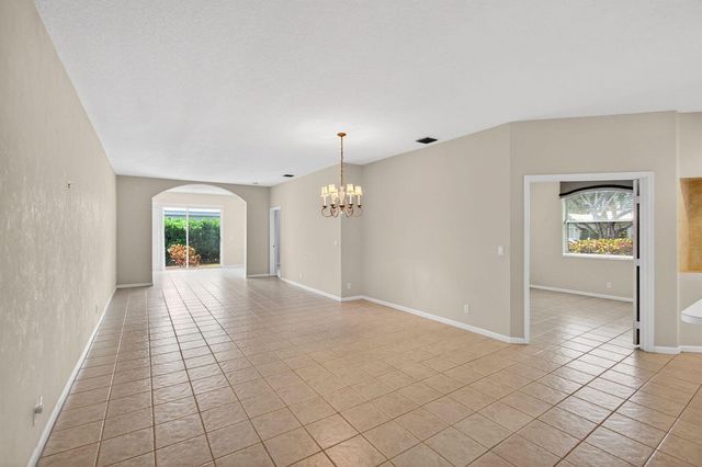 10641 Royal Caribbean Circle, Boynton Beach, FL 33437