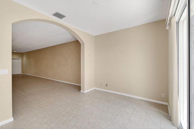 10641 Royal Caribbean Circle, Boynton Beach, FL 33437