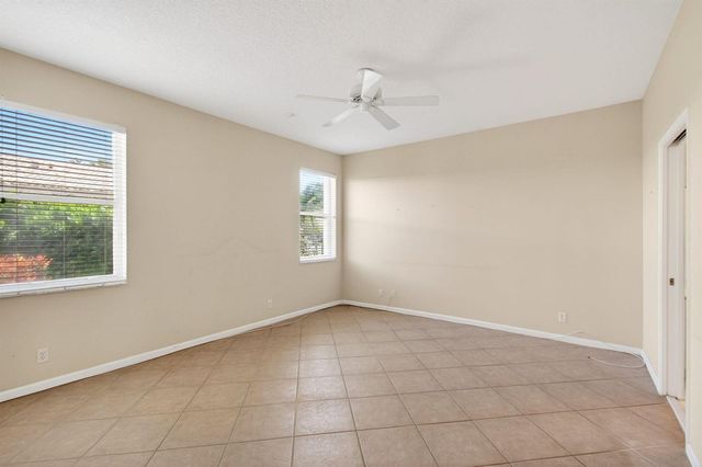 10641 Royal Caribbean Circle, Boynton Beach, FL 33437