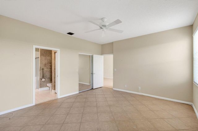 10641 Royal Caribbean Circle, Boynton Beach, FL 33437