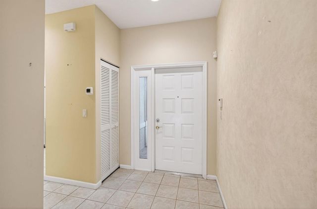 10641 Royal Caribbean Circle, Boynton Beach, FL 33437