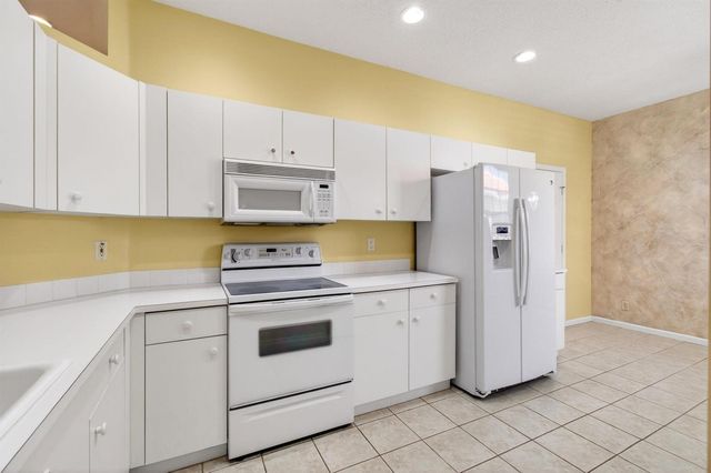 10641 Royal Caribbean Circle, Boynton Beach, FL 33437