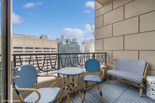118 E Erie Street 27G, Chicago, IL 60611