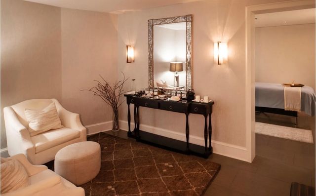 118 E Erie Street 27G, Chicago, IL 60611