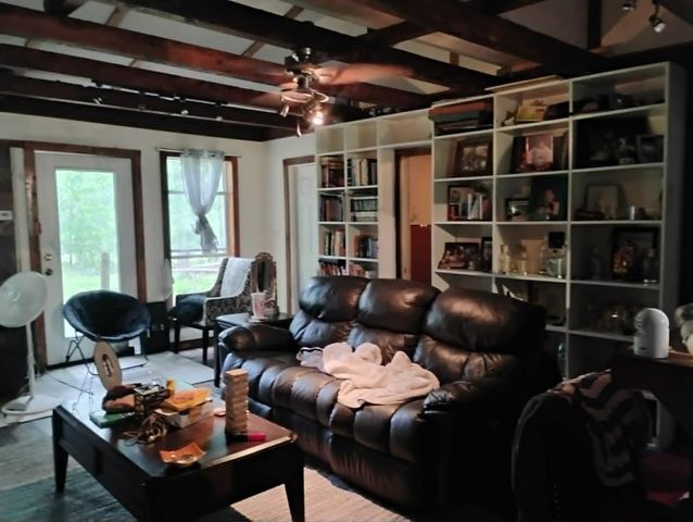 101 Rocky Lane, Livingston, TX 77351