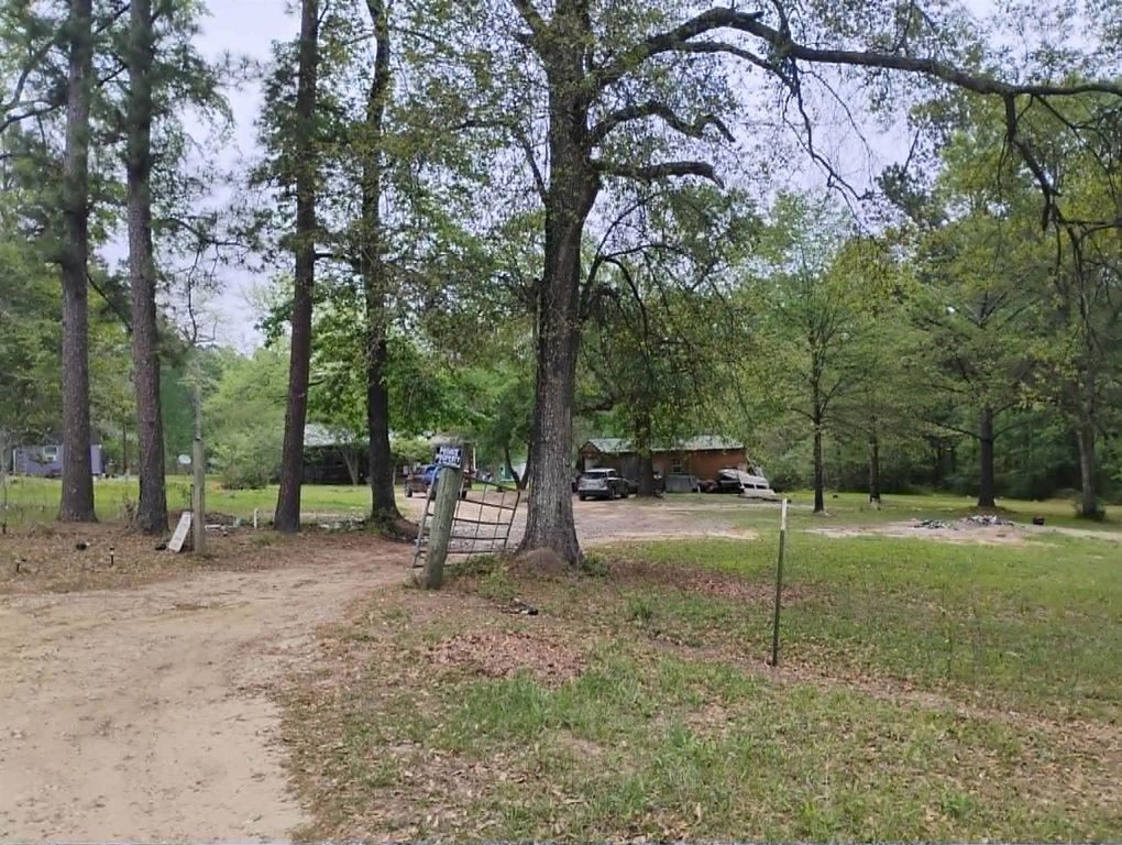 101 Rocky Lane, Livingston, TX 77351