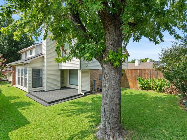 2107 Rose Cliff Lane, Carrollton, TX 75007